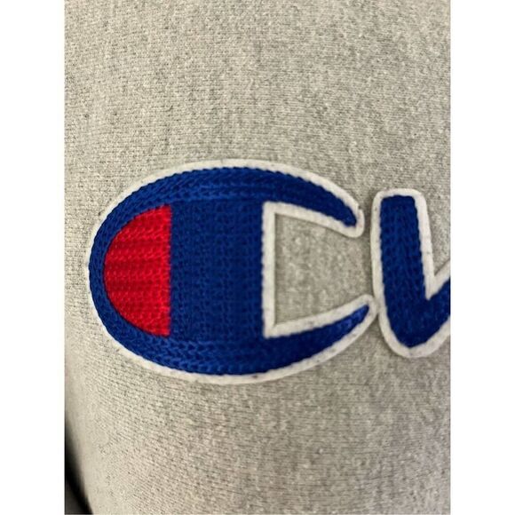 Champion Reverse Weave Gray Sweatshirt. Embroidered C. Size Large - Picture 3 of 9